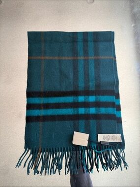 Burberry unisex scarf with tags